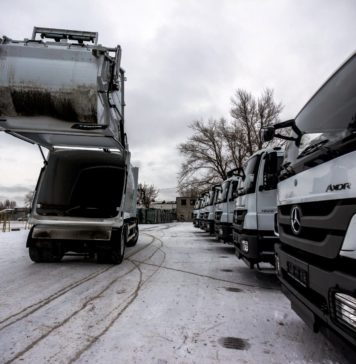 Новые мусоровозы Mercedes-Benz выйдут на уборку коммунальных отходов в Волгограде мусоровоз