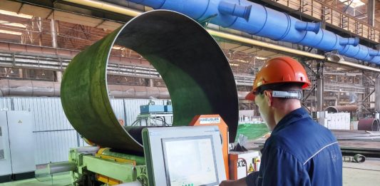 Госдума одобрила увеличение лимита сверхурочной работы Завод рабочий